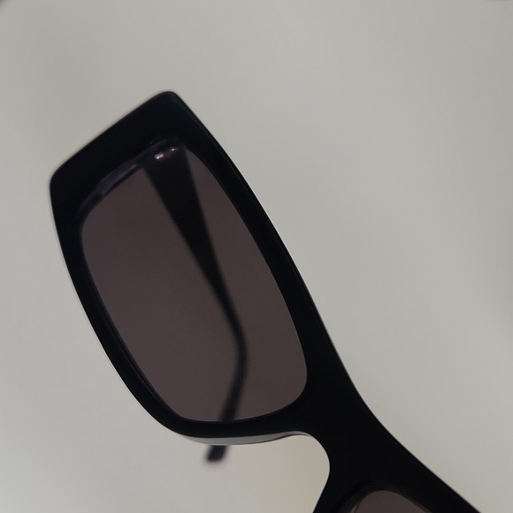Chic Black Rectangular Sunglasses - Picture 7 of 8